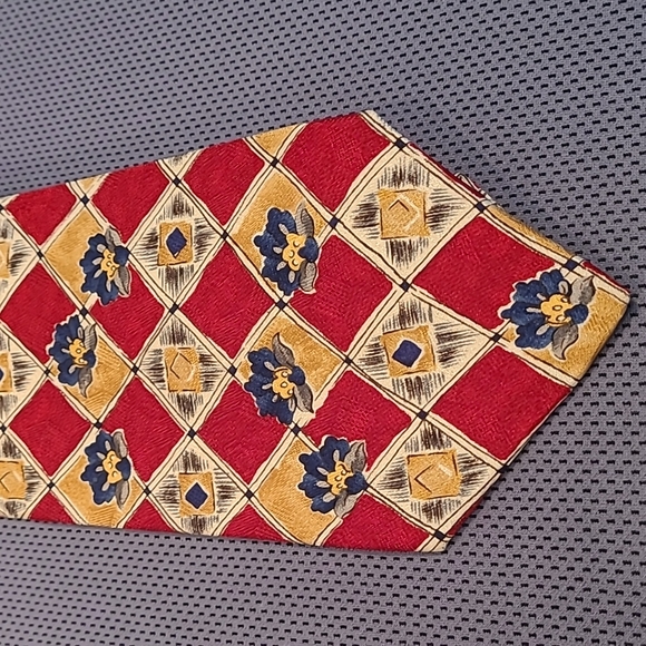 Specialty Collection Red Gold Diamond Necktie - Picture 2 of 5